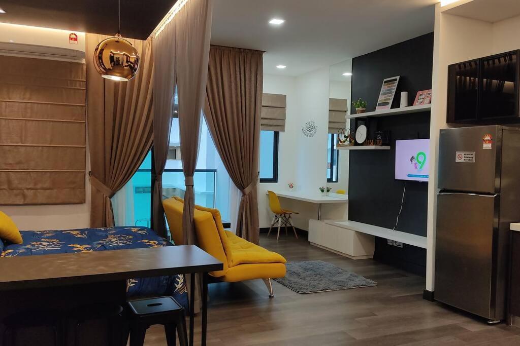 Hidayah Homestay Near Ukm And Ktm Station With High Speed Wifi - Pool & River View Bangi Exterior foto