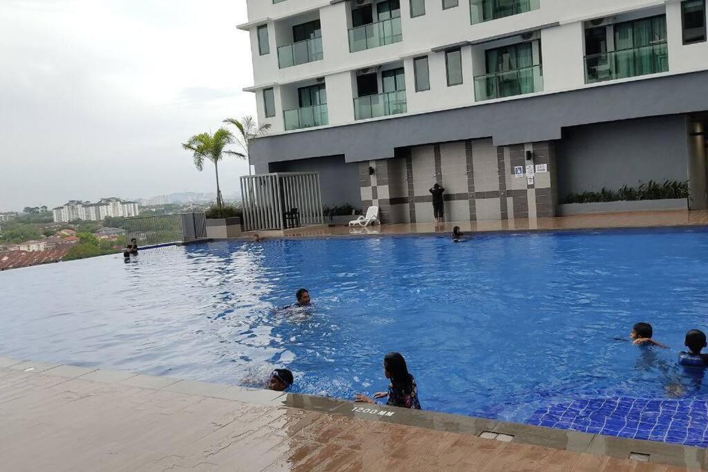 Hidayah Homestay Near Ukm And Ktm Station With High Speed Wifi - Pool & River View Bangi Exterior foto