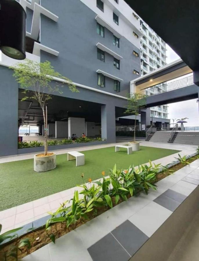 Hidayah Homestay Near Ukm And Ktm Station With High Speed Wifi - Pool & River View Bangi Exterior foto